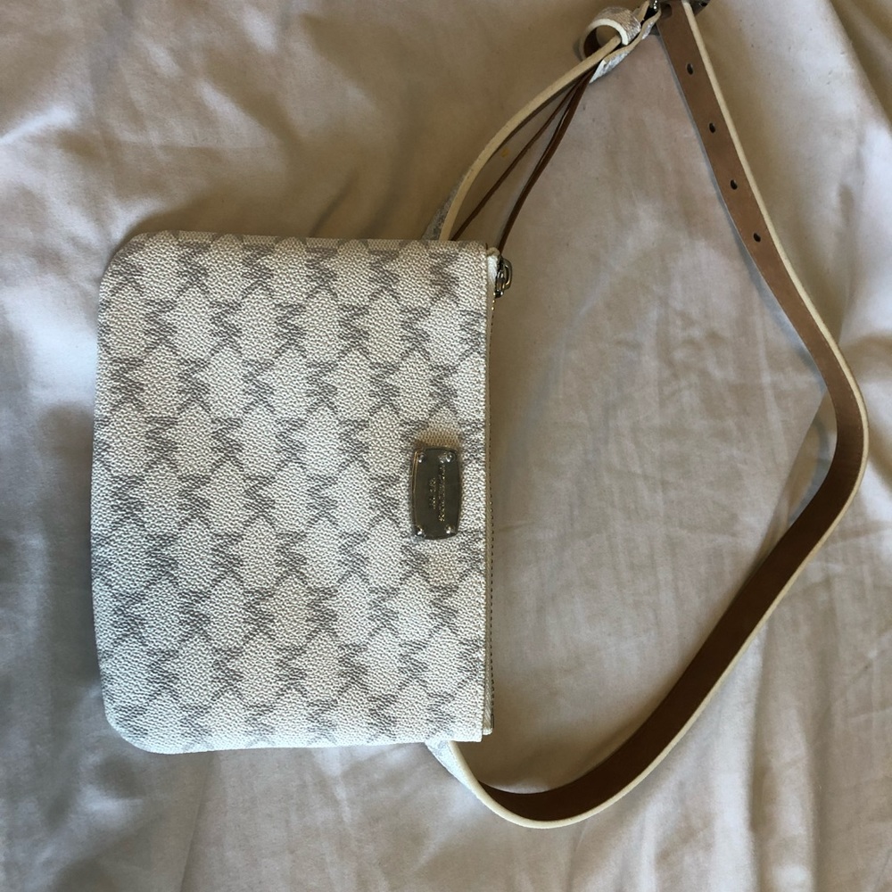Michael Kors Belt Wallet
